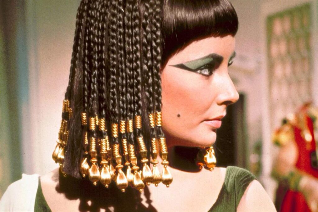 Liz Taylo como Cleopatra